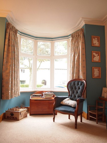 bay window cottage style