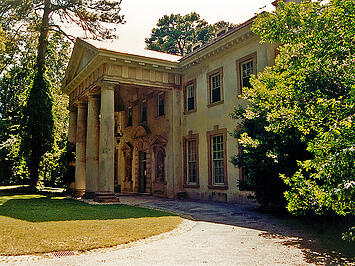 exterior medics portico