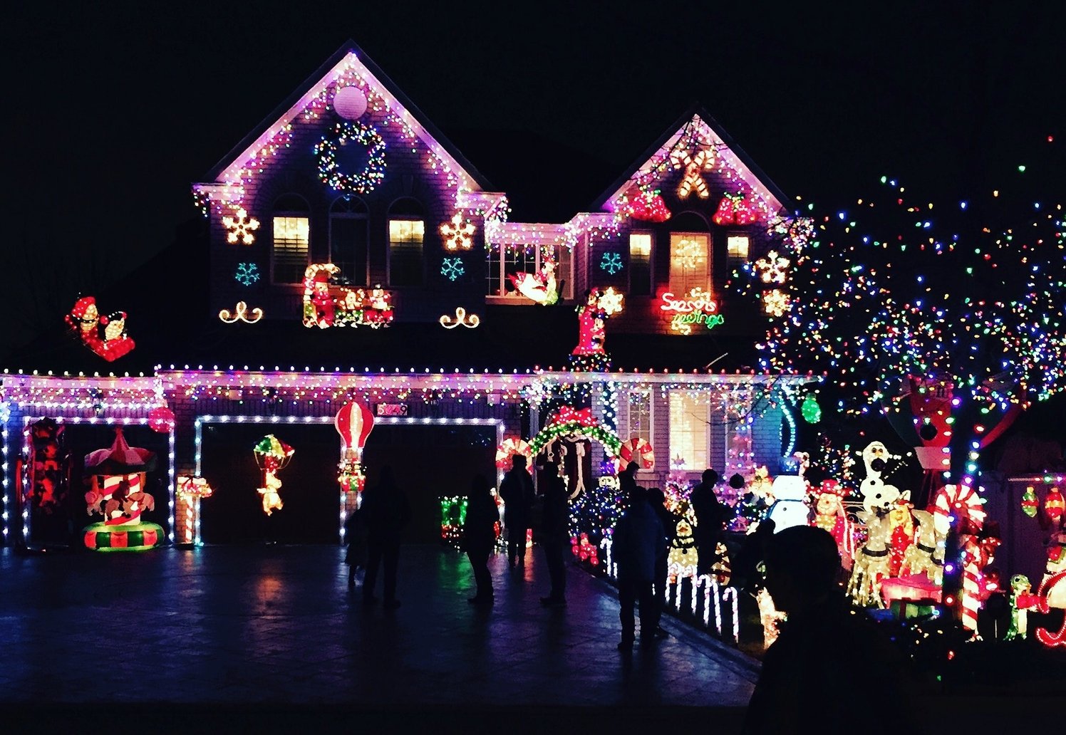 How-to-safely-hang-Christmas-Lights