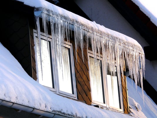 Icicles-on-Northern-Virginia-home.jpg